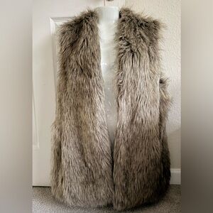 Old money Faux fur vest long Size Large Banana Republic neutral taupe